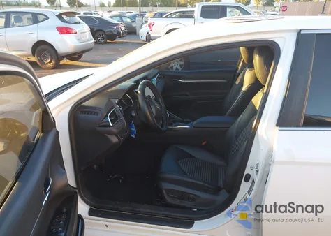 2018 Toyota Camry Se from USA, damaged, VIN 4T1B11HK0JU657646